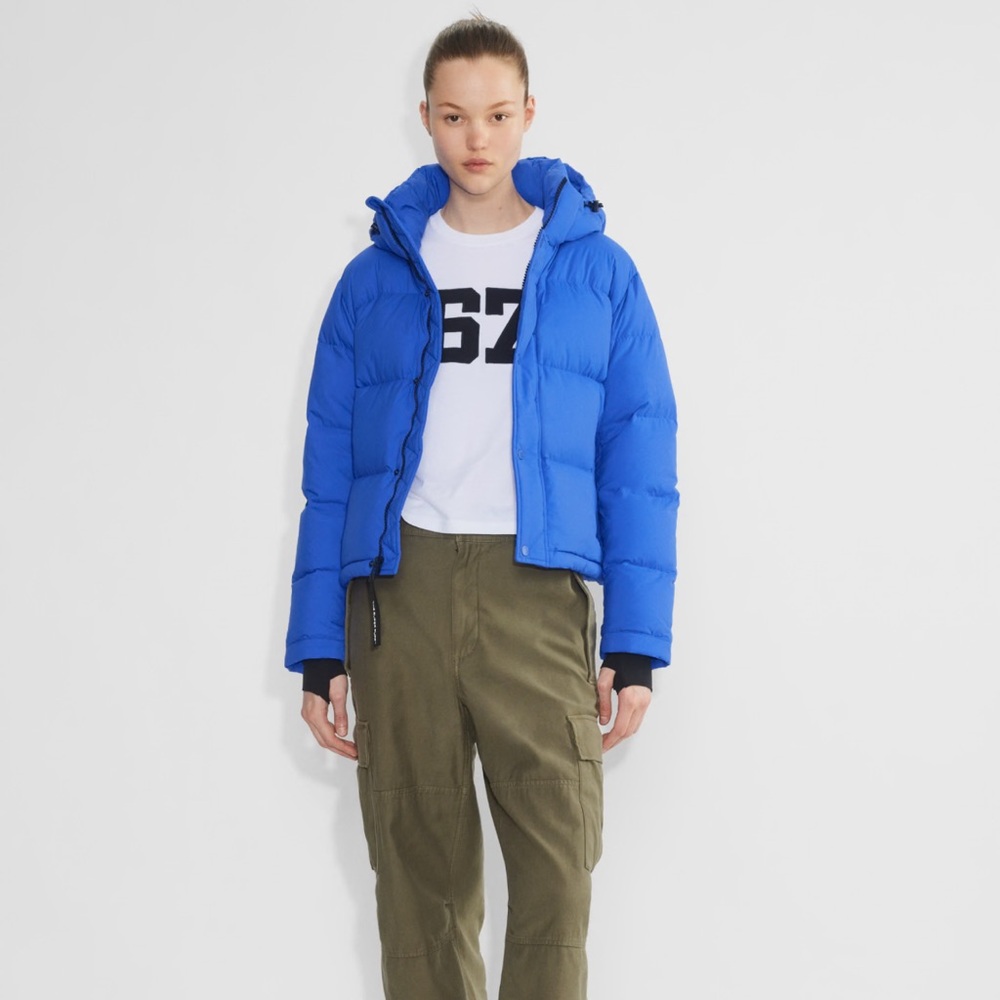 Brand new Aritzia superpuff.